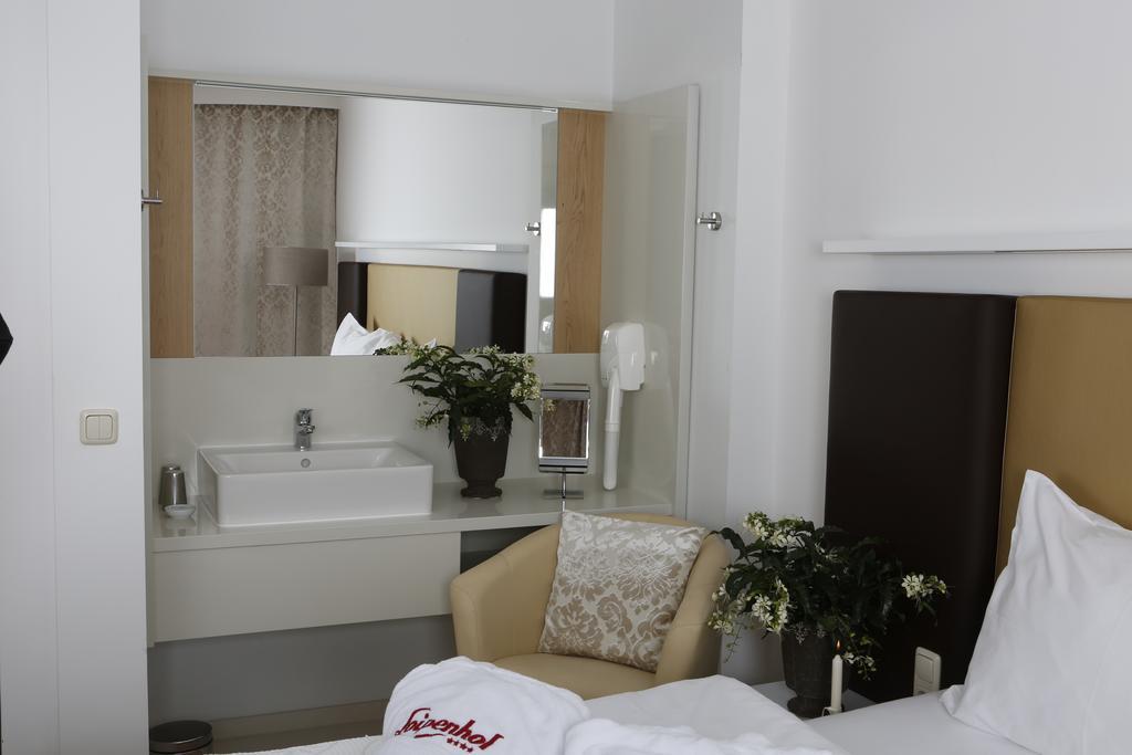 Boutique Hotel Loipenhof Лойперсдорф-бай-Фюрстенфельд Экстерьер фото